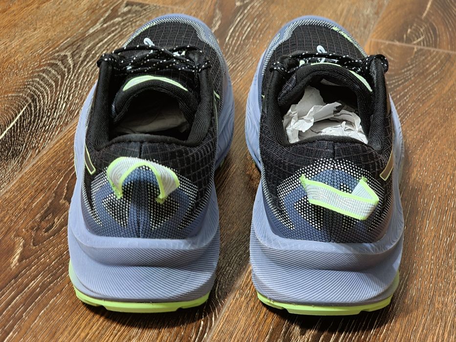 Оригінал 100%  чоловічі кросівки asics trabuco max 3  euro 44