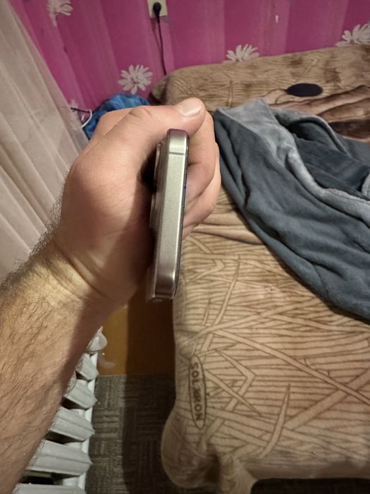 Продам телефон айфон 15 про!!!