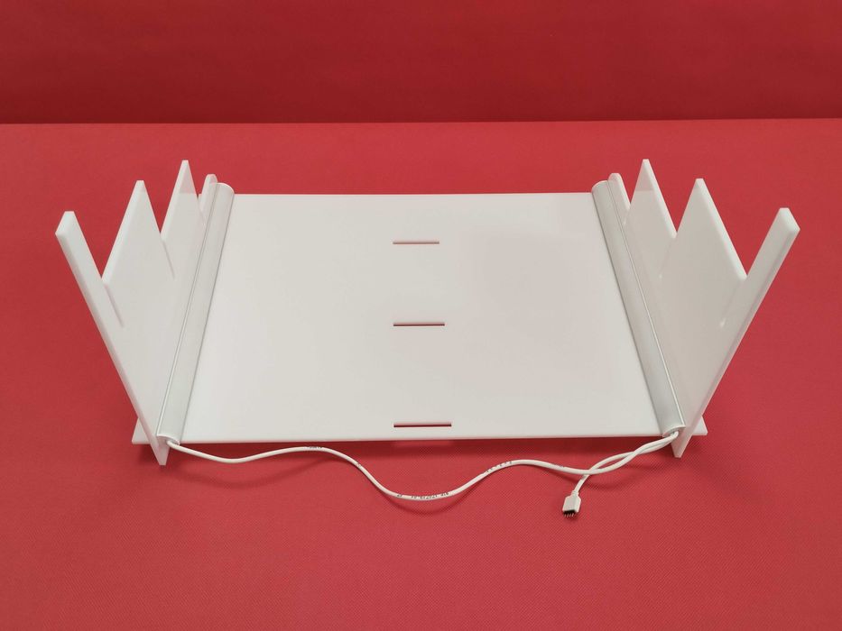 Podświetlany trzypoziomowy ekspozytor do ciast i deserów 2 zestawy