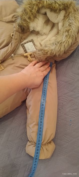 Дитячий пуховик.