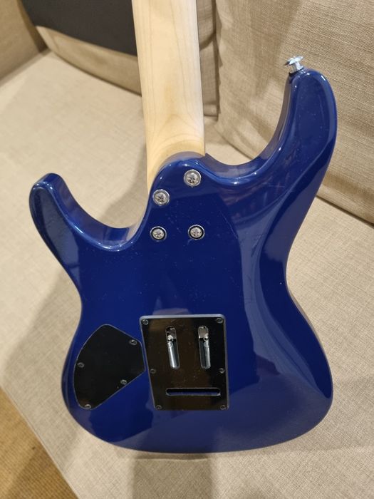 Guitarra Ibanez, cor azul