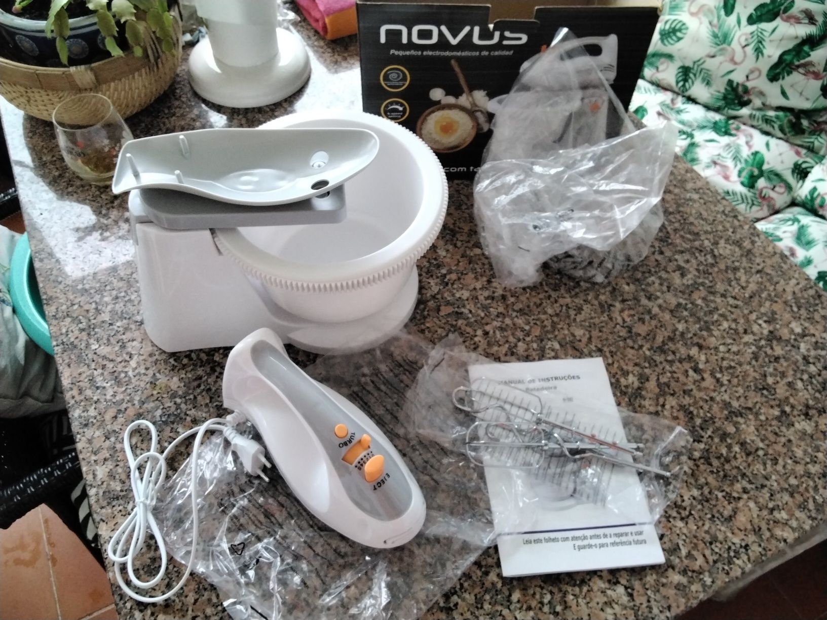 Batedeira com taça [NOVA]