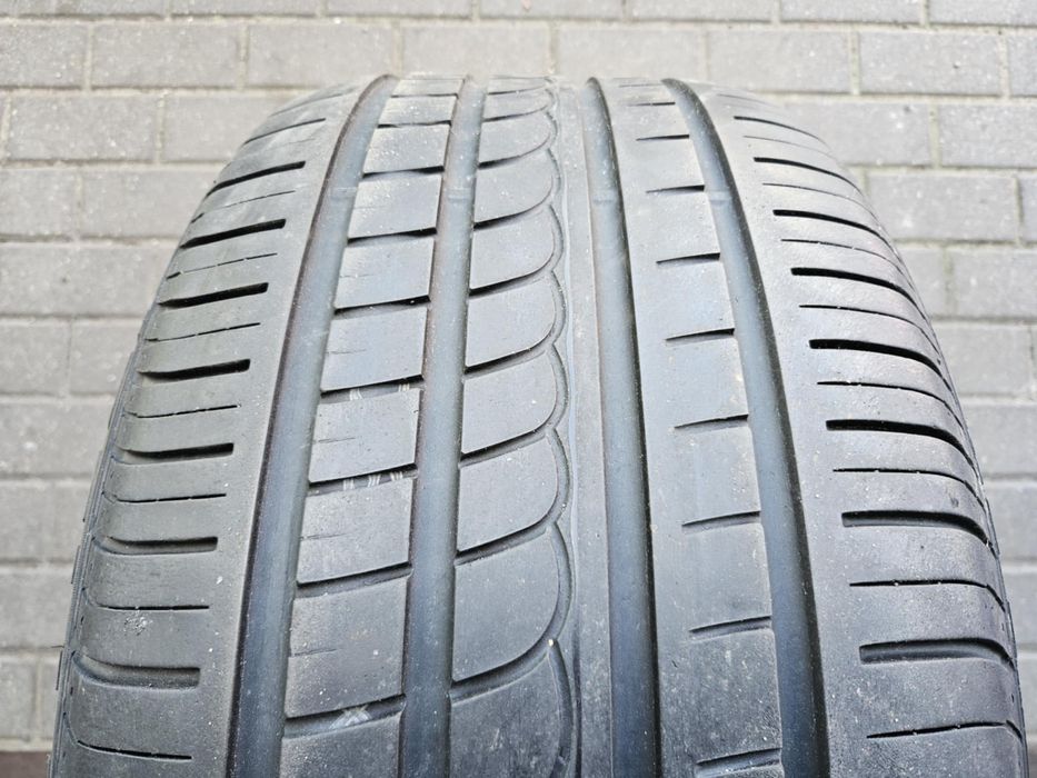 1x 275/40R19 101Y Pirelli P Zero Rosso / 5,5mm [PO]