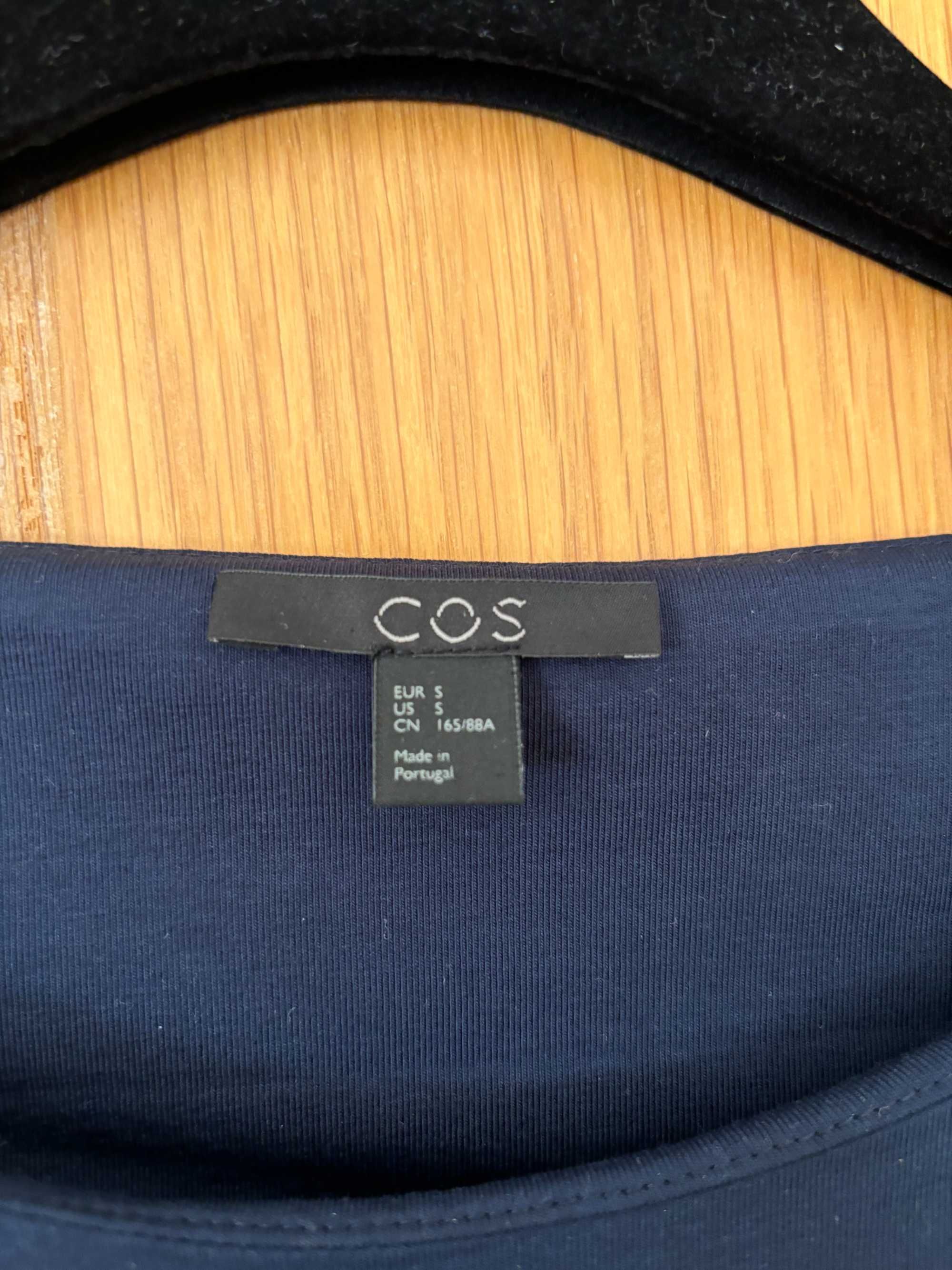 Vestido da marca COS