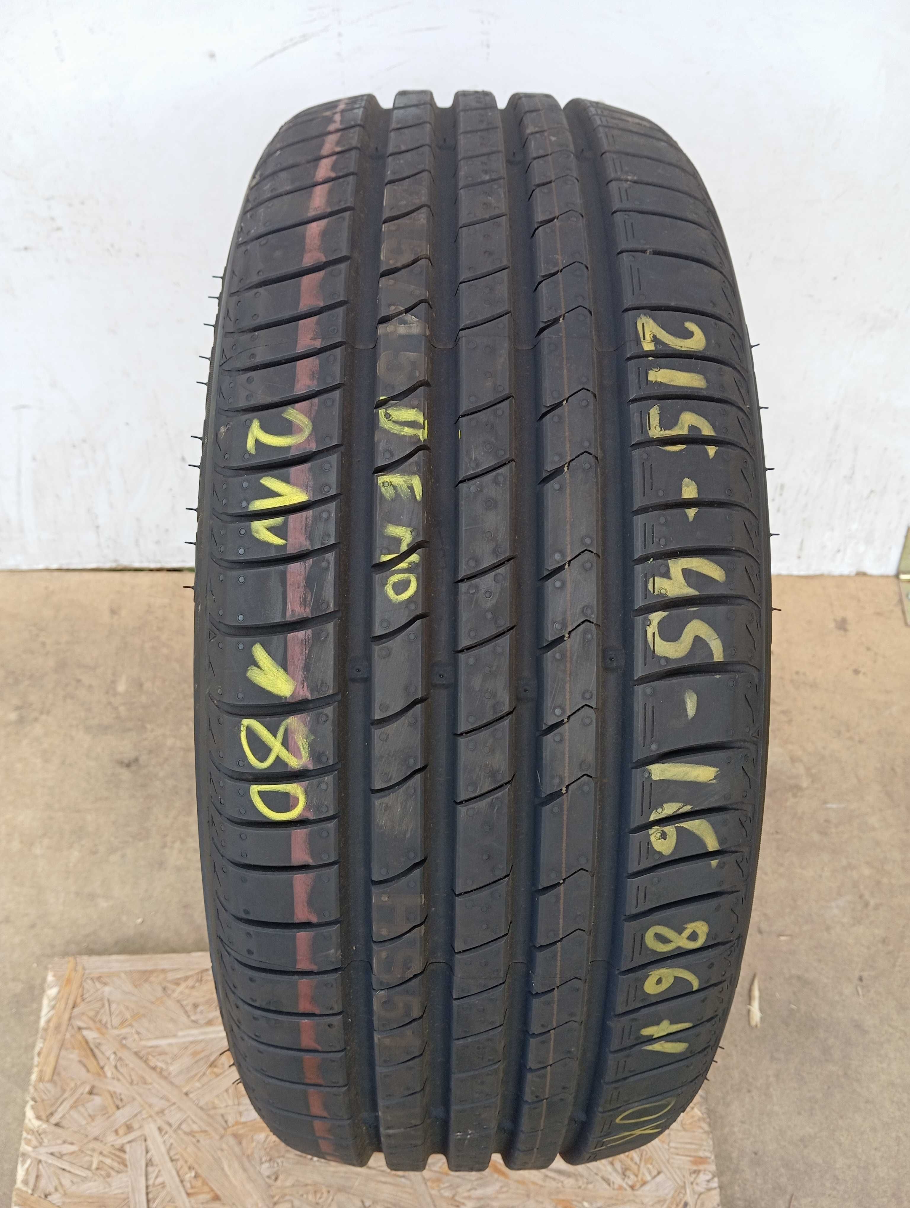 1x 215/45 R16 86H Kumho Ecsta HS51 2021r 7,9mm