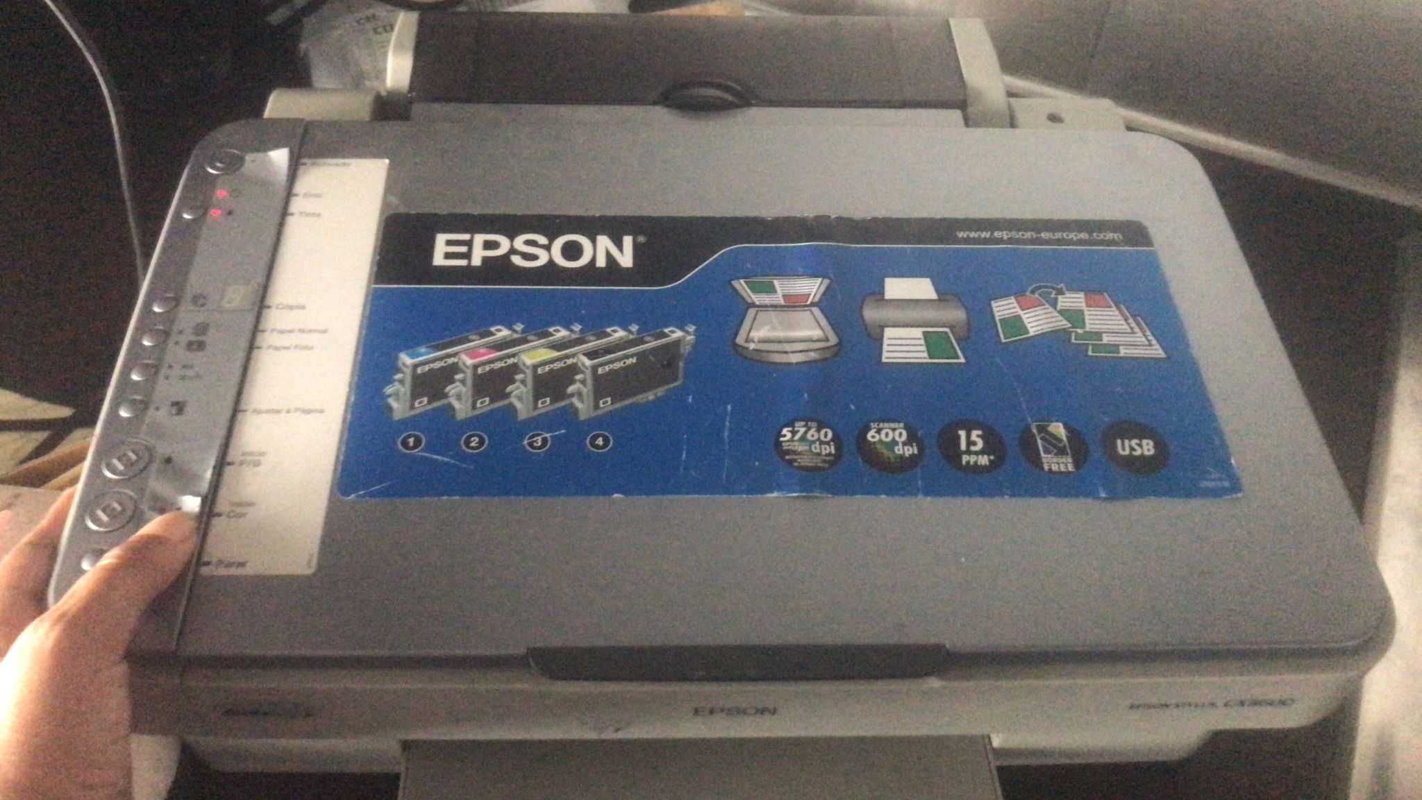 Impressora Epson + tinteiros recarregaveis  - Consertar ou para peças