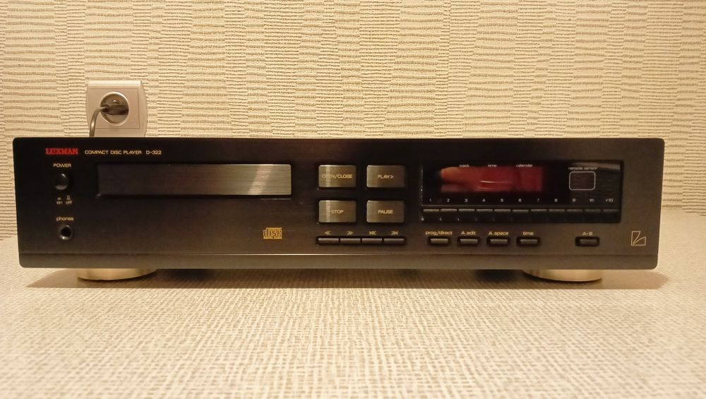 Odtwarzacz CD Luxman D-322