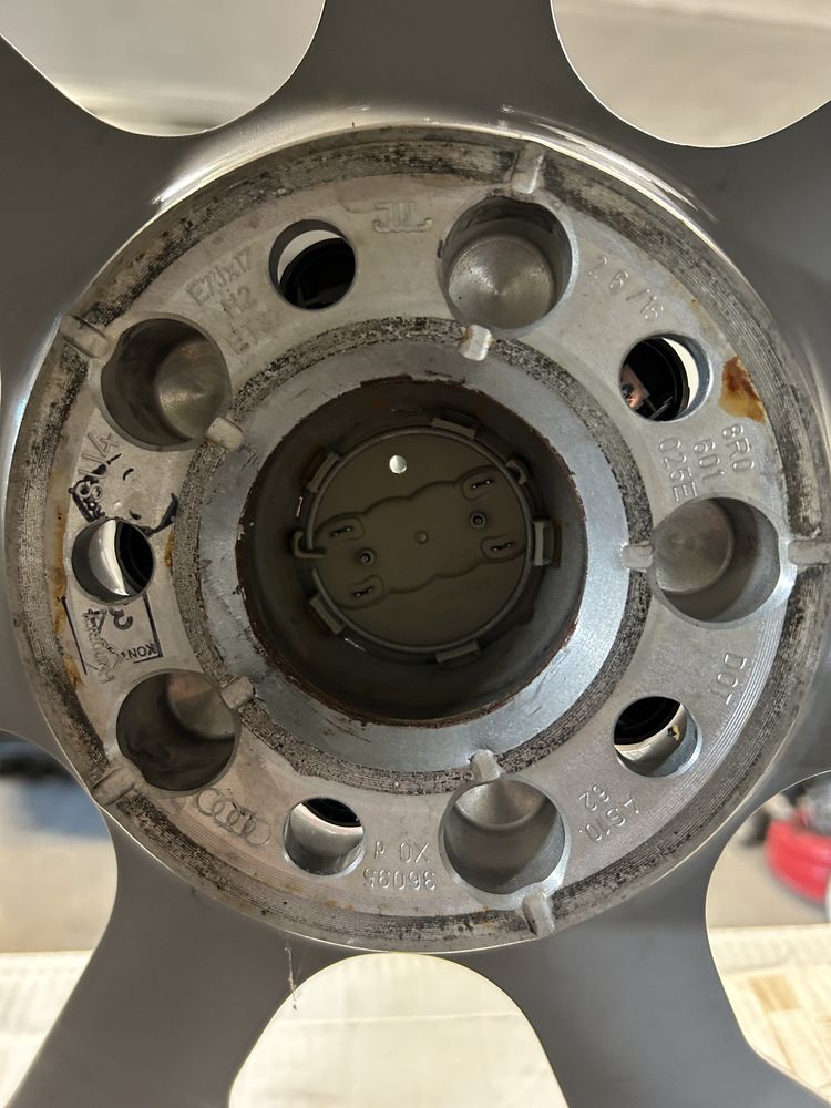 Alufelgi Audi 17”  5x112 , E7Jx17 H2 ET37 (jak nowe )