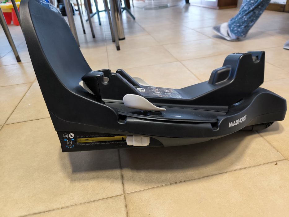 Maxi-Cosi Peeble 360 PRO + ISOFIX FamilyFix 360 PRO