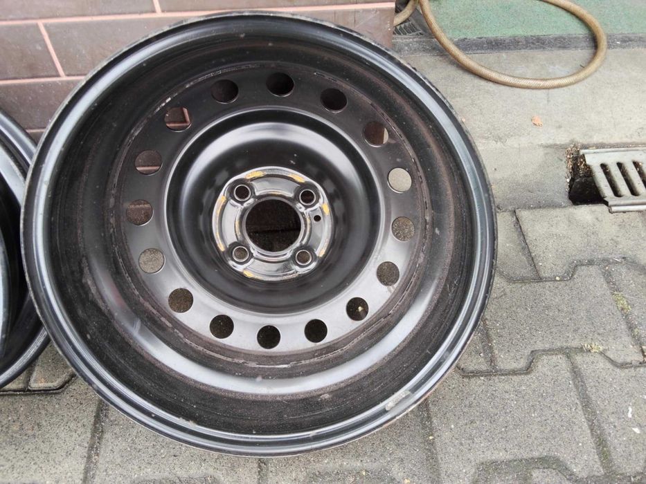 Felga stalowa Renault Clio 15 cali orginał ET 31 rozstaw 4x100