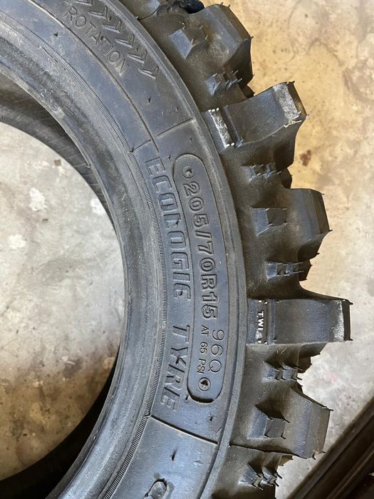 Продам грязьові шини r15