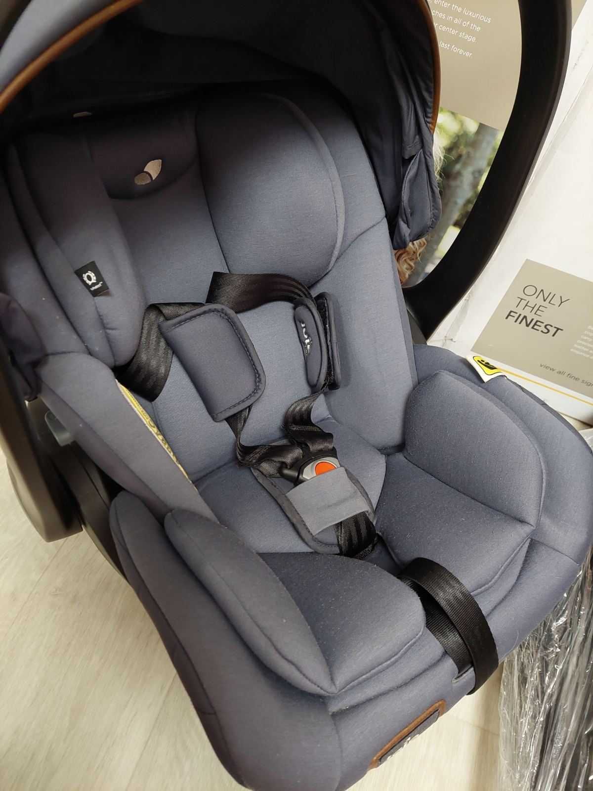 Автокрісло для новонароджених с базой Isofix Joie I-level Signature