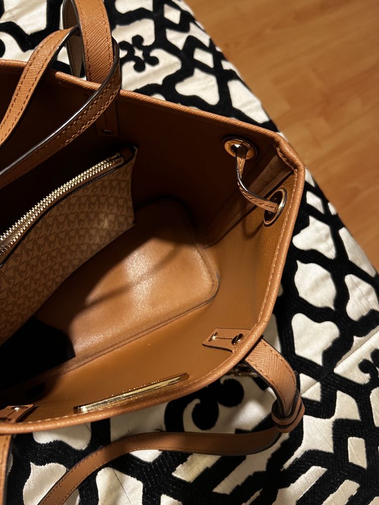 Mala Michael Kors