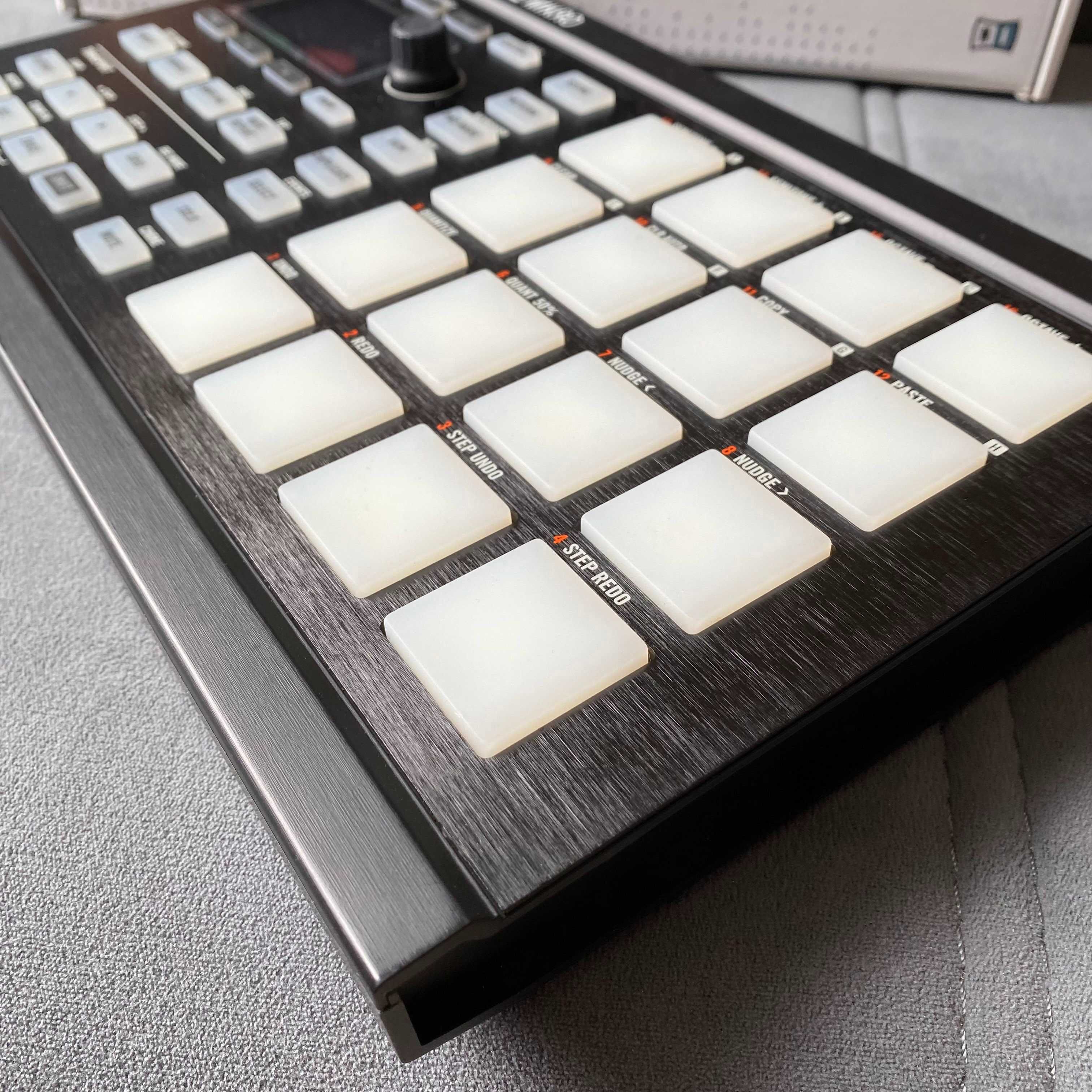 MIDI-контролер NI Maschine Mikro MK2 + transfer ID