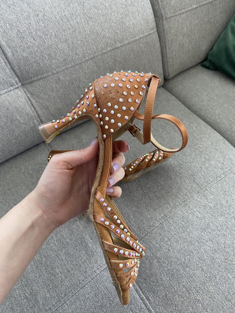 Oryginalne buty do salsy Artis