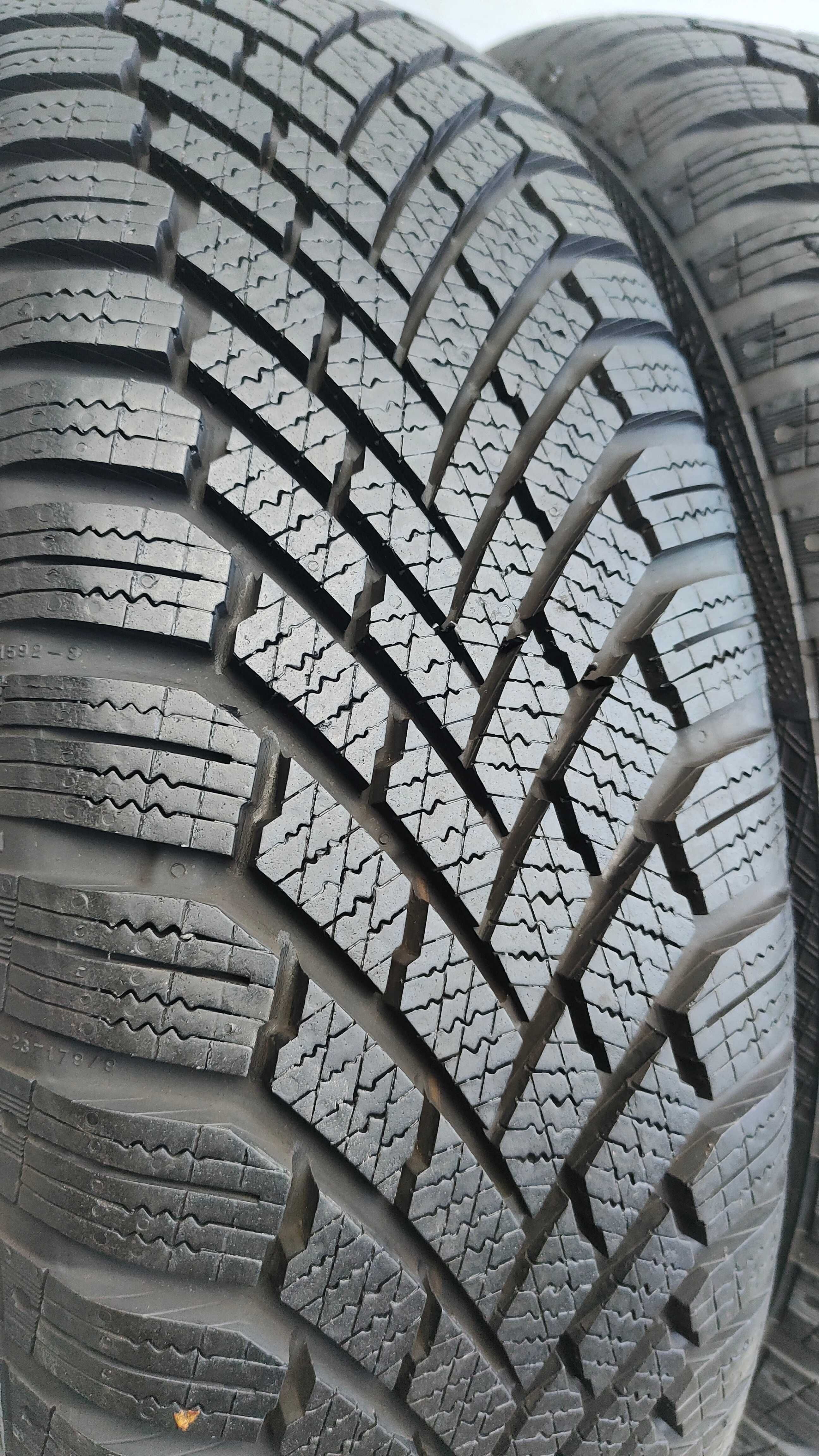 Opony Zimowe 185/65/15 Continental 4szt 7-8mm MB