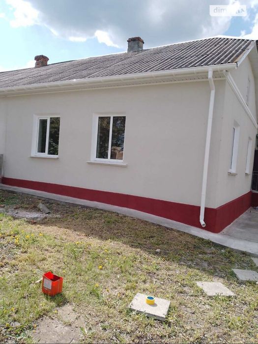 Продам  1/2 дома в западной части Украины