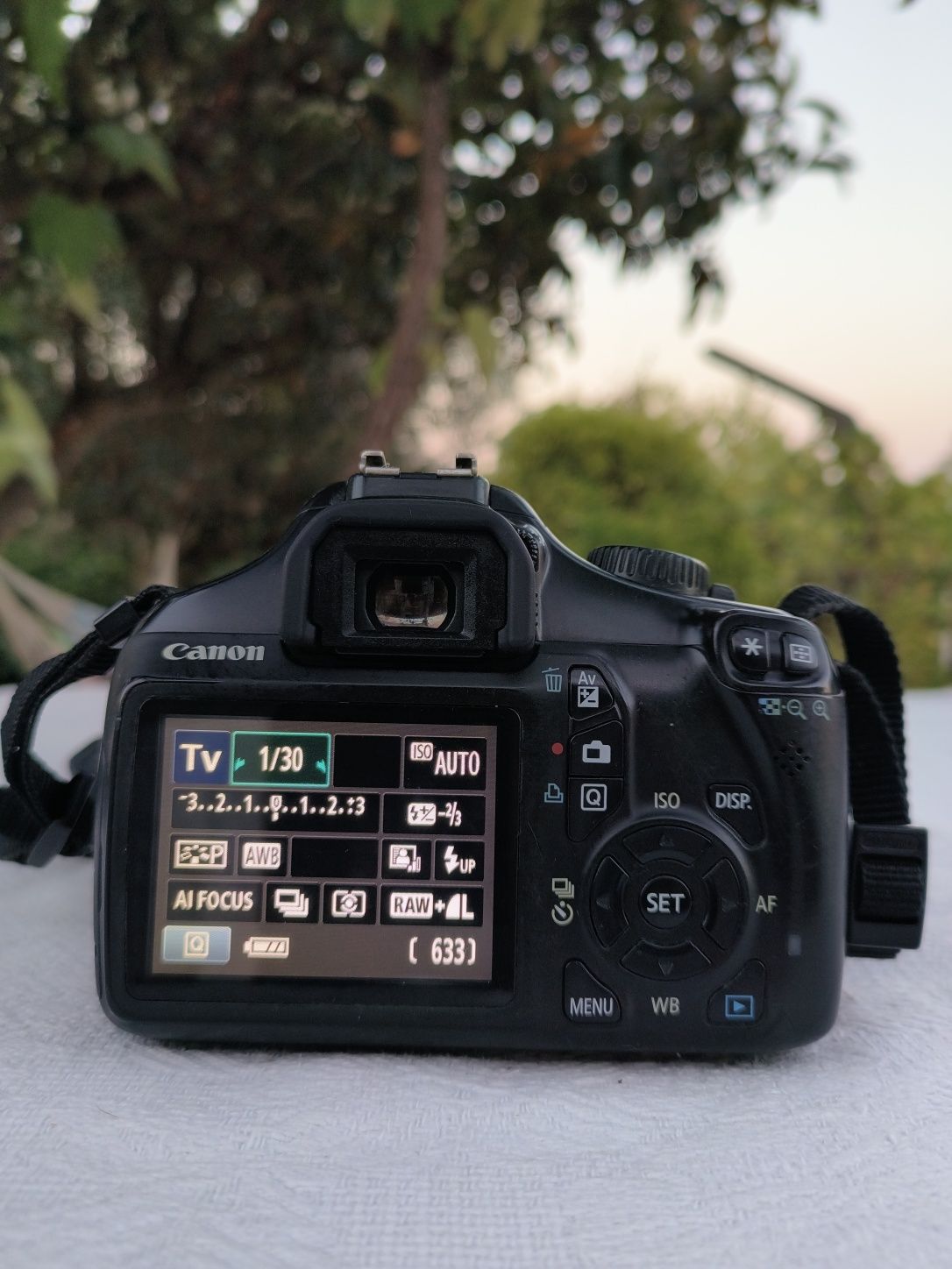 Máquina fotográfica Canon 1100D/T3 +lente 18-55 +cartão SD 16gb