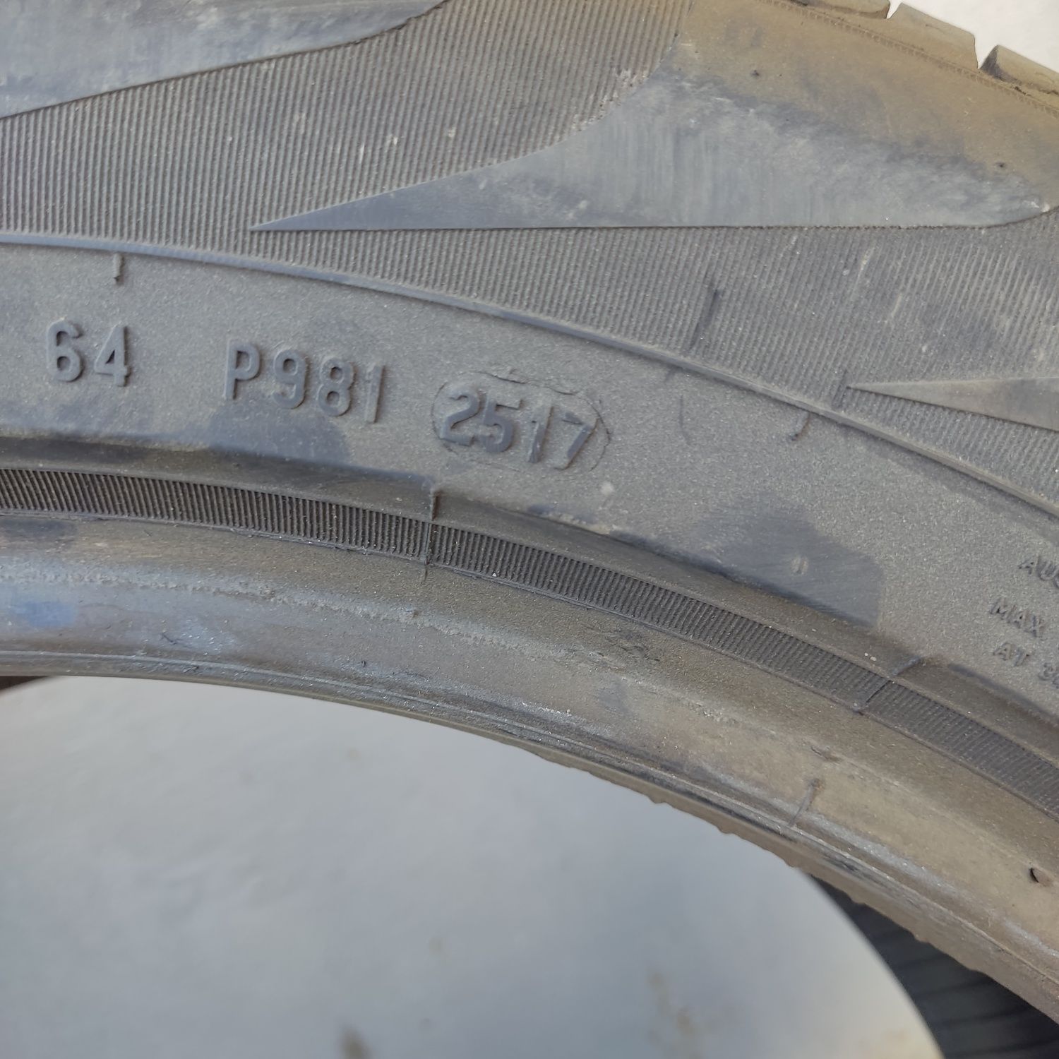 Гума літня Pirelli 255/50/r19. У відмінному стані