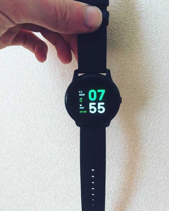 Смарт-годинник ( MaxCom ) Fit FW32 Neon з силіконовим ремінцем.