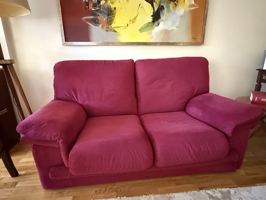 Vendo dois sofas de 2 lugares