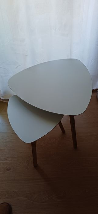 Conjunto de 2 mesas de apoio