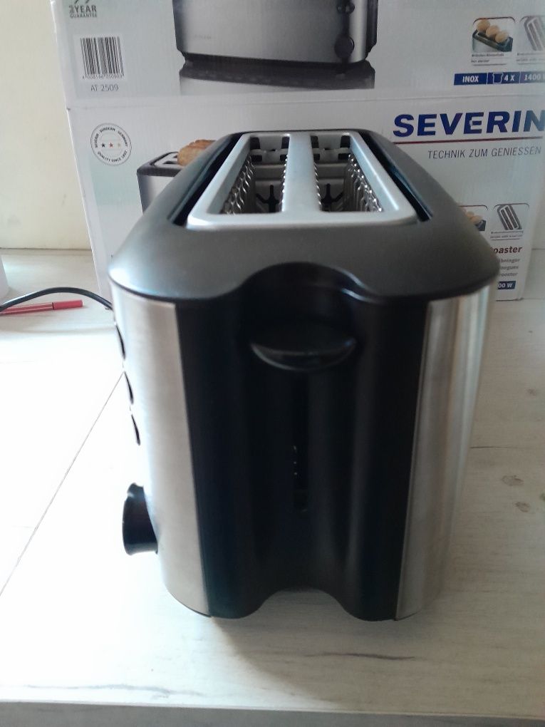 Toster automatyczny 1400w z długimi szczelinami severin at 2509
