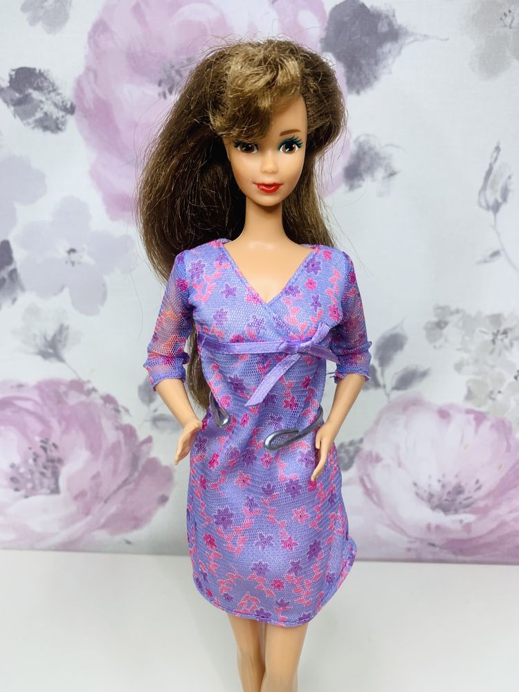 Sukienka dla lalki Barbie Midge z serii Happy Family.