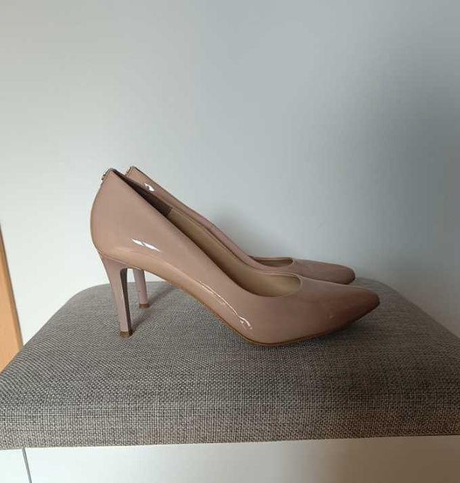 Skórzane szpilki r. 38 – raz założone, jak nowe