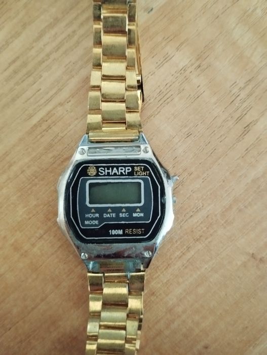 Электронные наручные часы