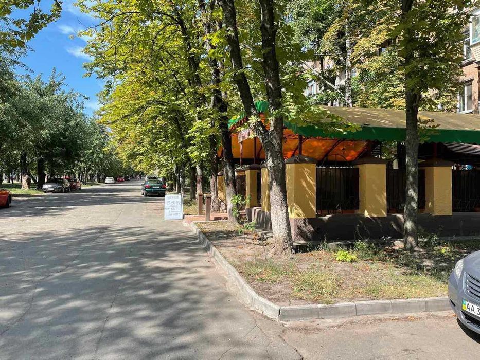 Продаж кафе + тераса на бульварі Вацлава Гавела, 49