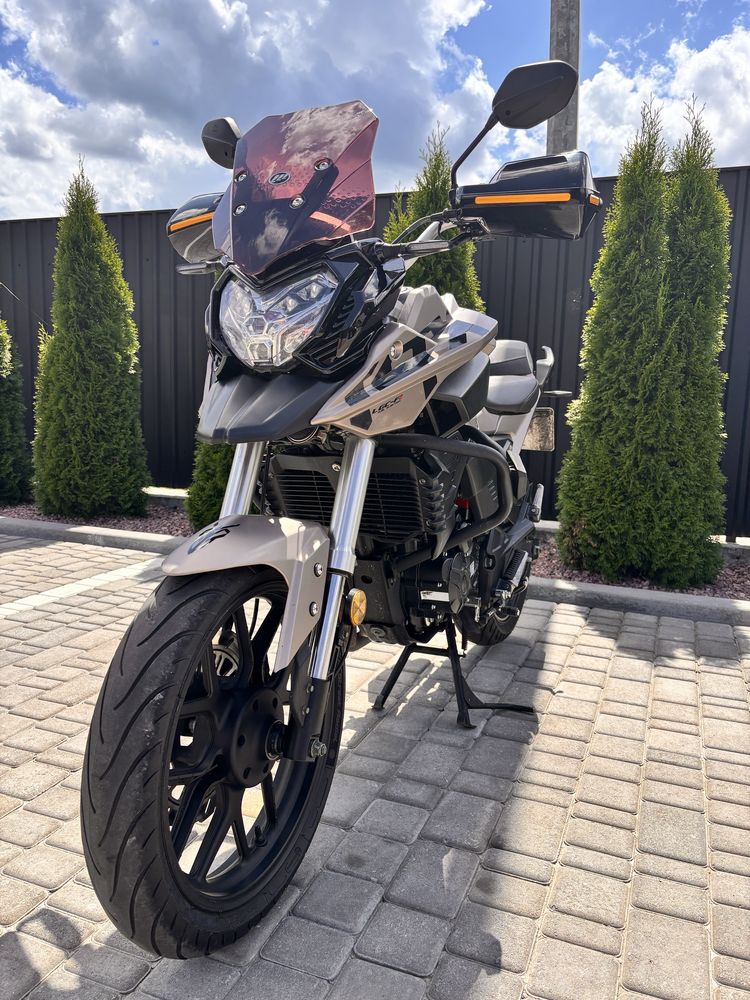 Мотоцилк Lifan KPT 200
