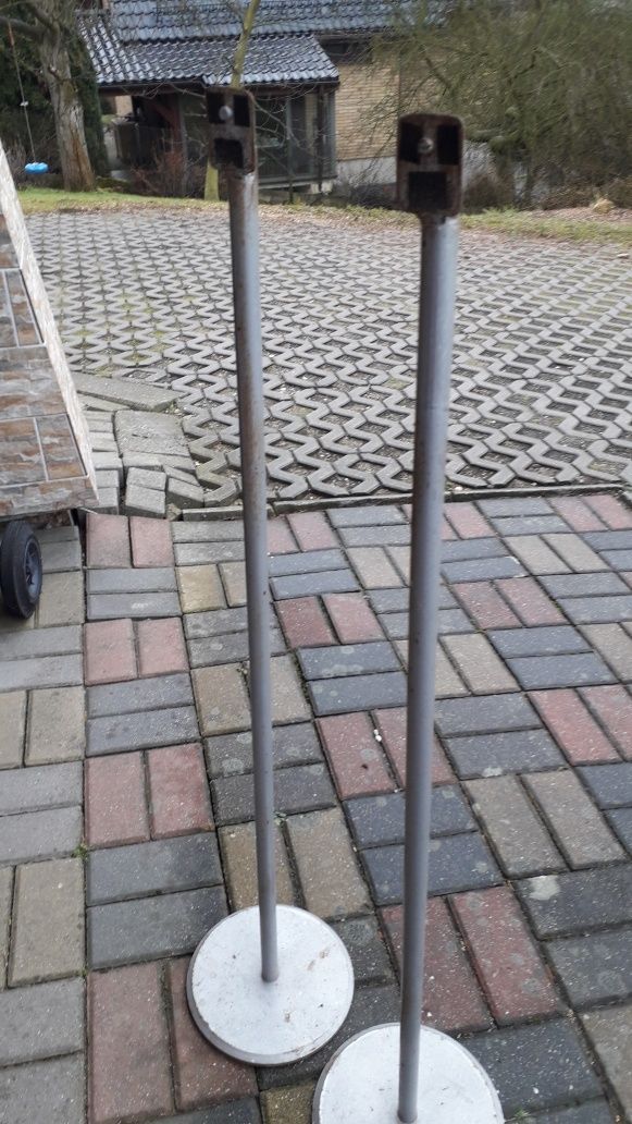 Podstawki kolumn standy