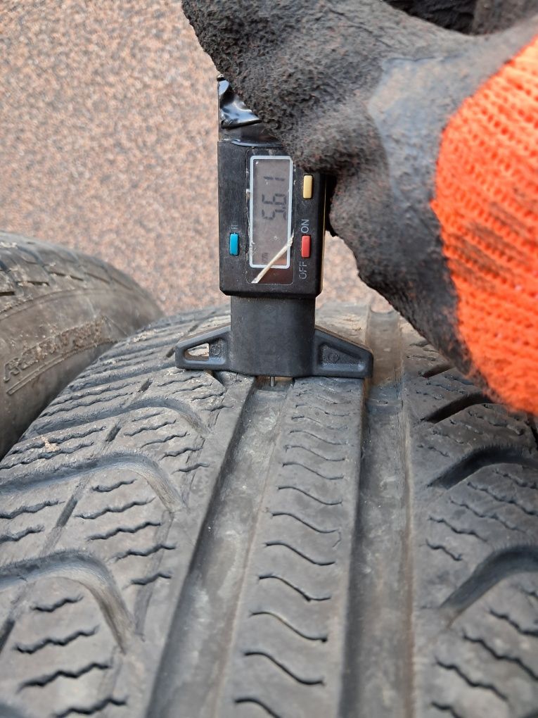 205/55 R16 92V M+S - Pirelli Cinturato +Allsezon -7/2020 - ~6mm
