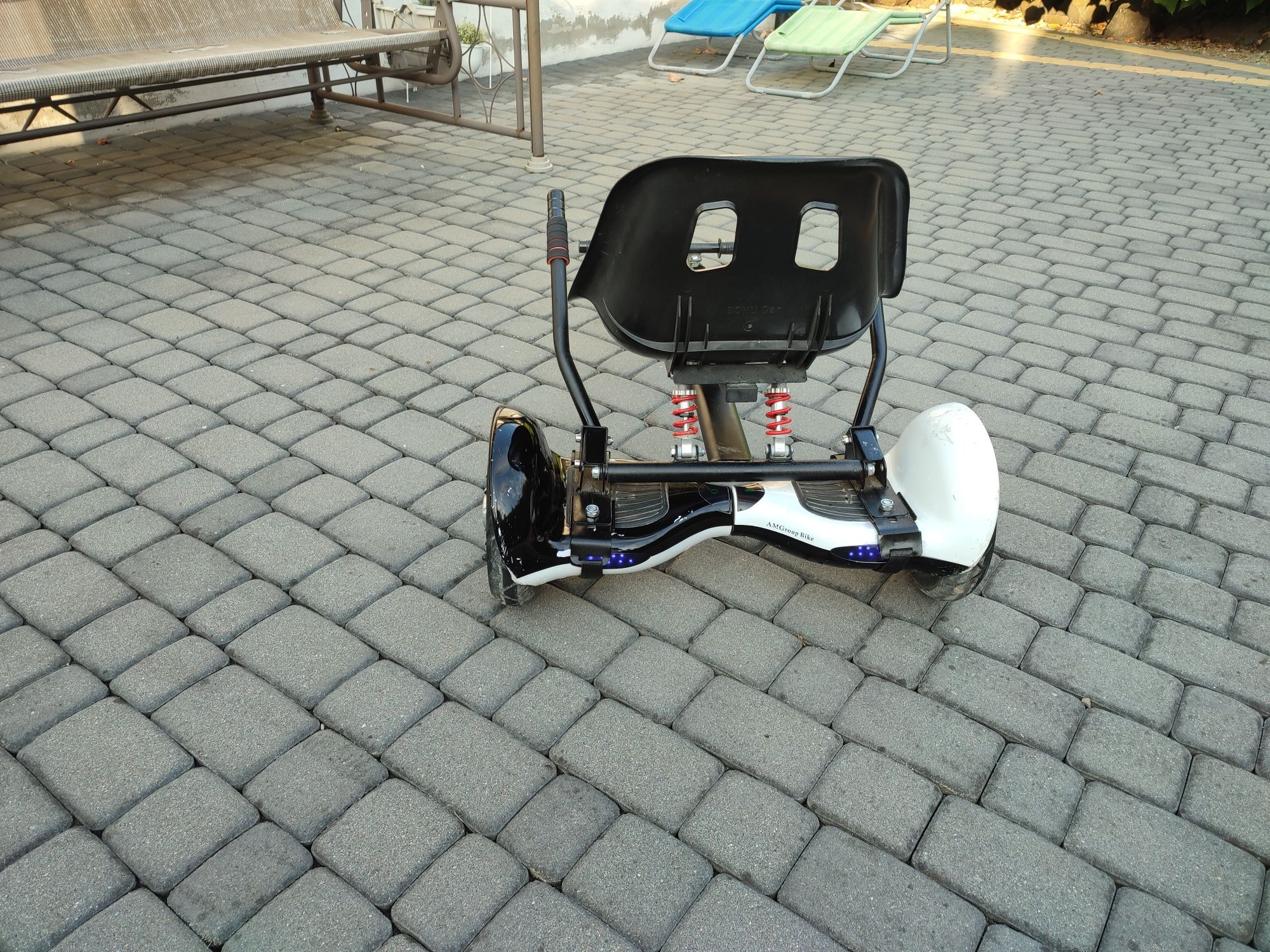 Hoverboard plus przystawka jeździk.