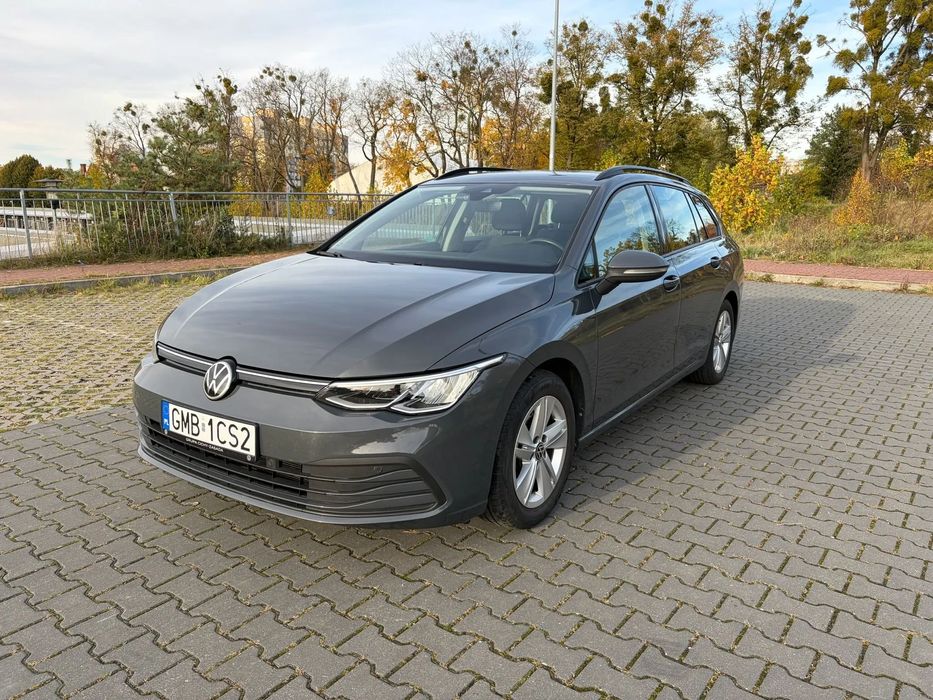 Volkswagen Golf 8 Variant Life eTSI DSG Hak ACC Idealny