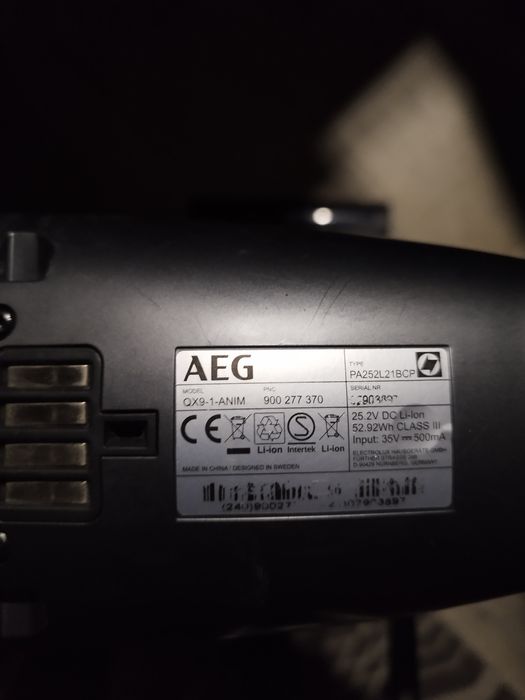 Odkurzacz pionowy AEG QX9