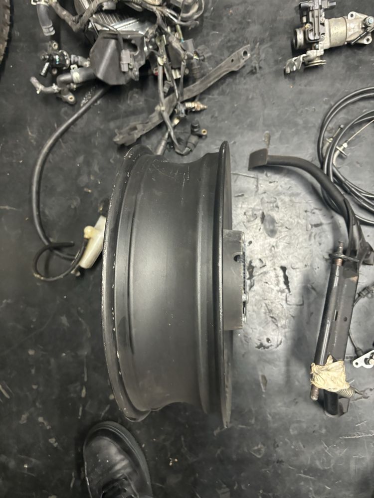 Honda Forza 125 restante material mecanico