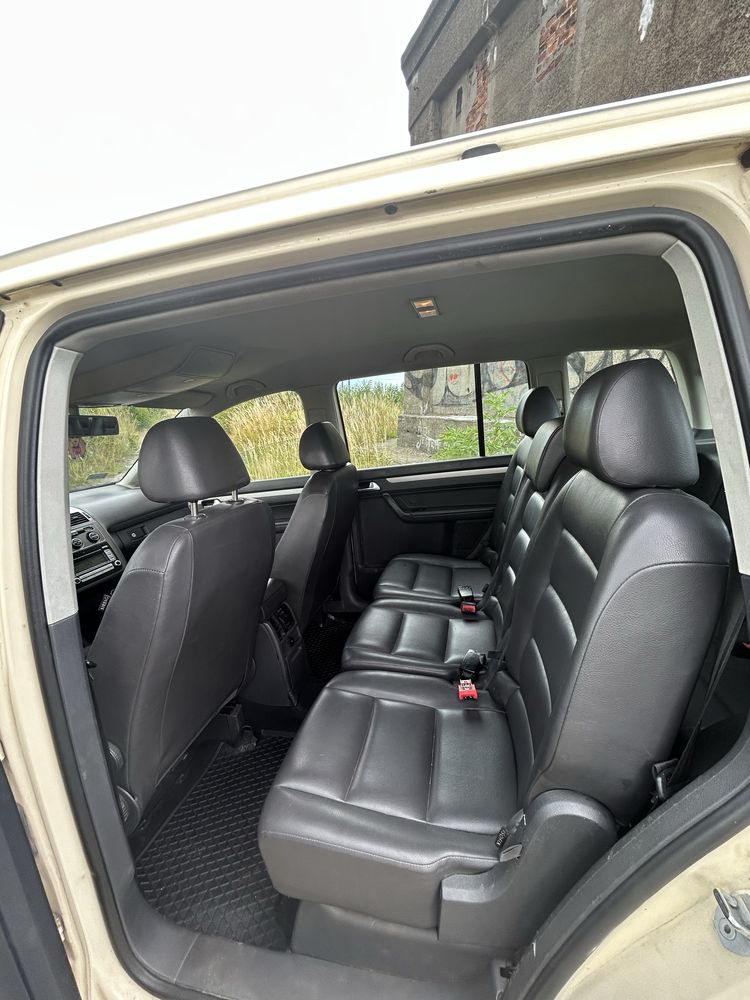 Volkswagen Touran Cross 1,9tdi 7 osobowy