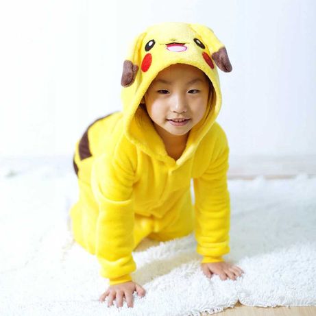 Pikachu Pokemon jednoczęściowa piżama kombinezon 104/110cm jak nowa