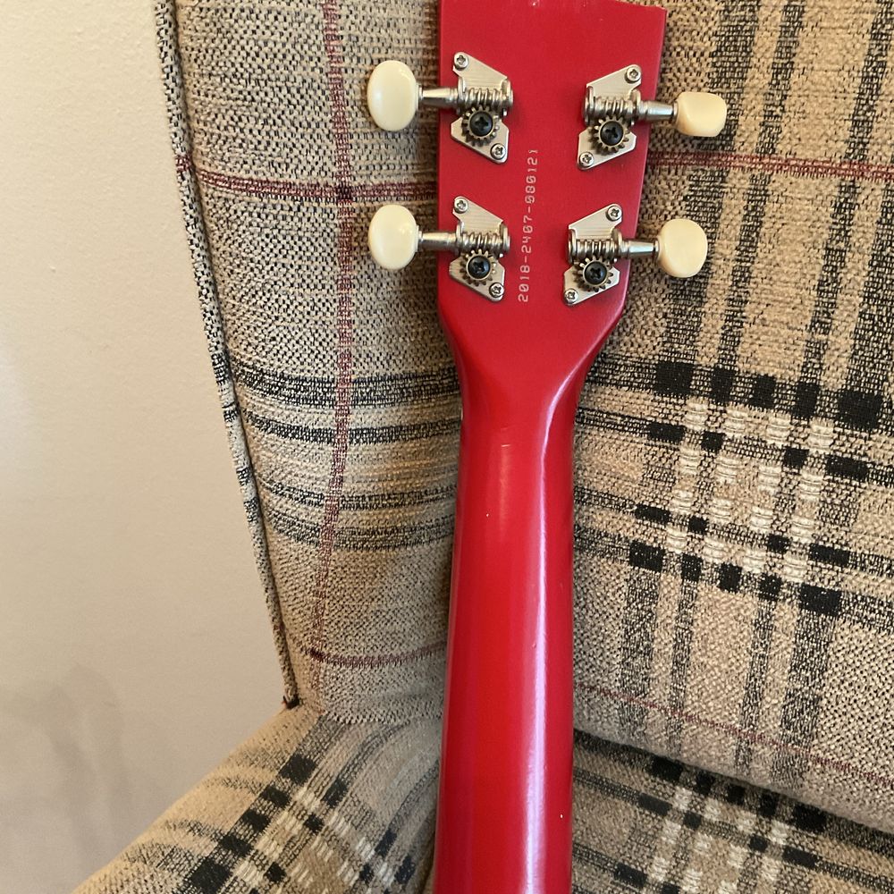 Makala ukulele gitarka mandolina