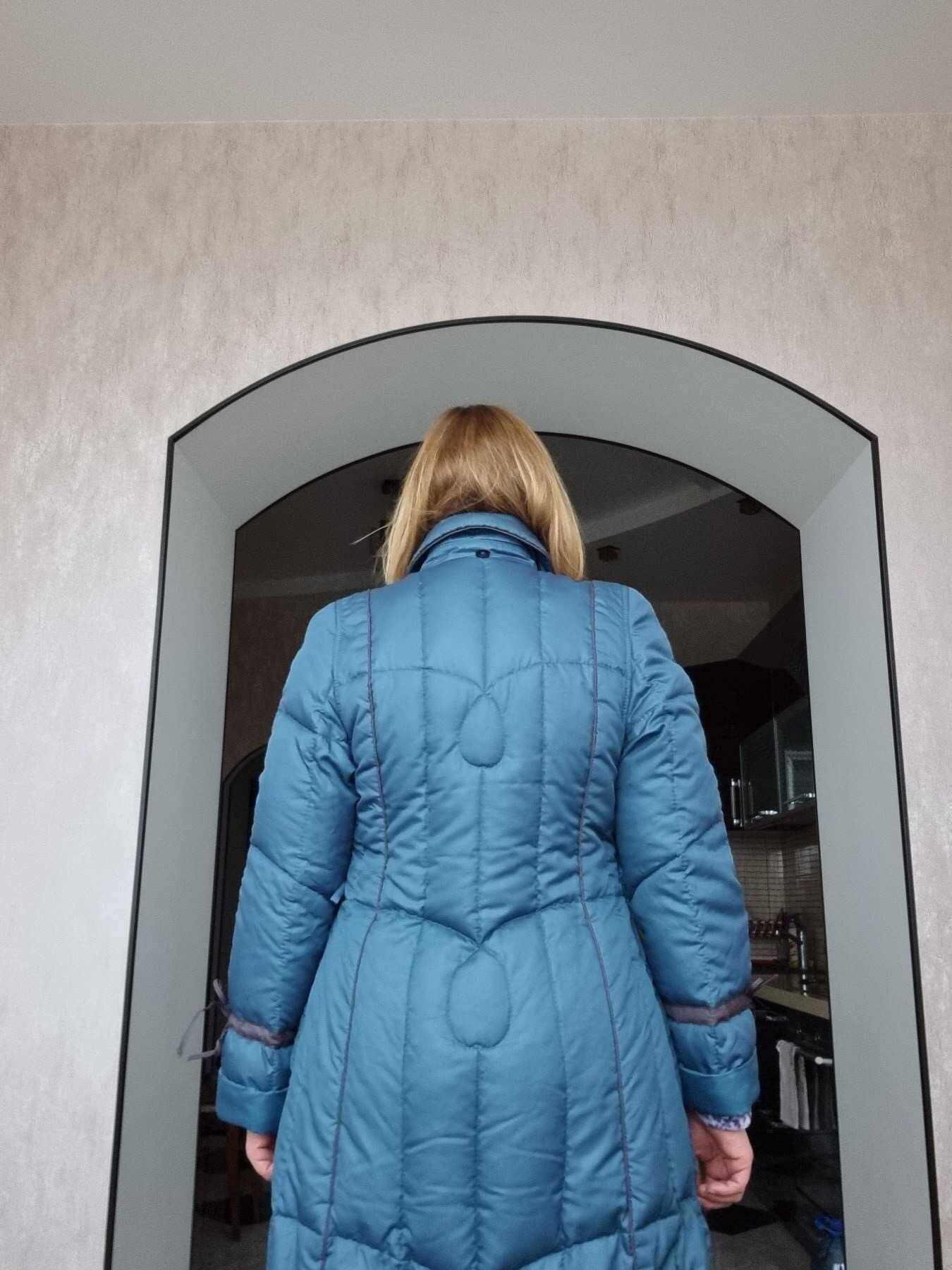 Продам пуховое женское пальто р.50-52 пр.Канада