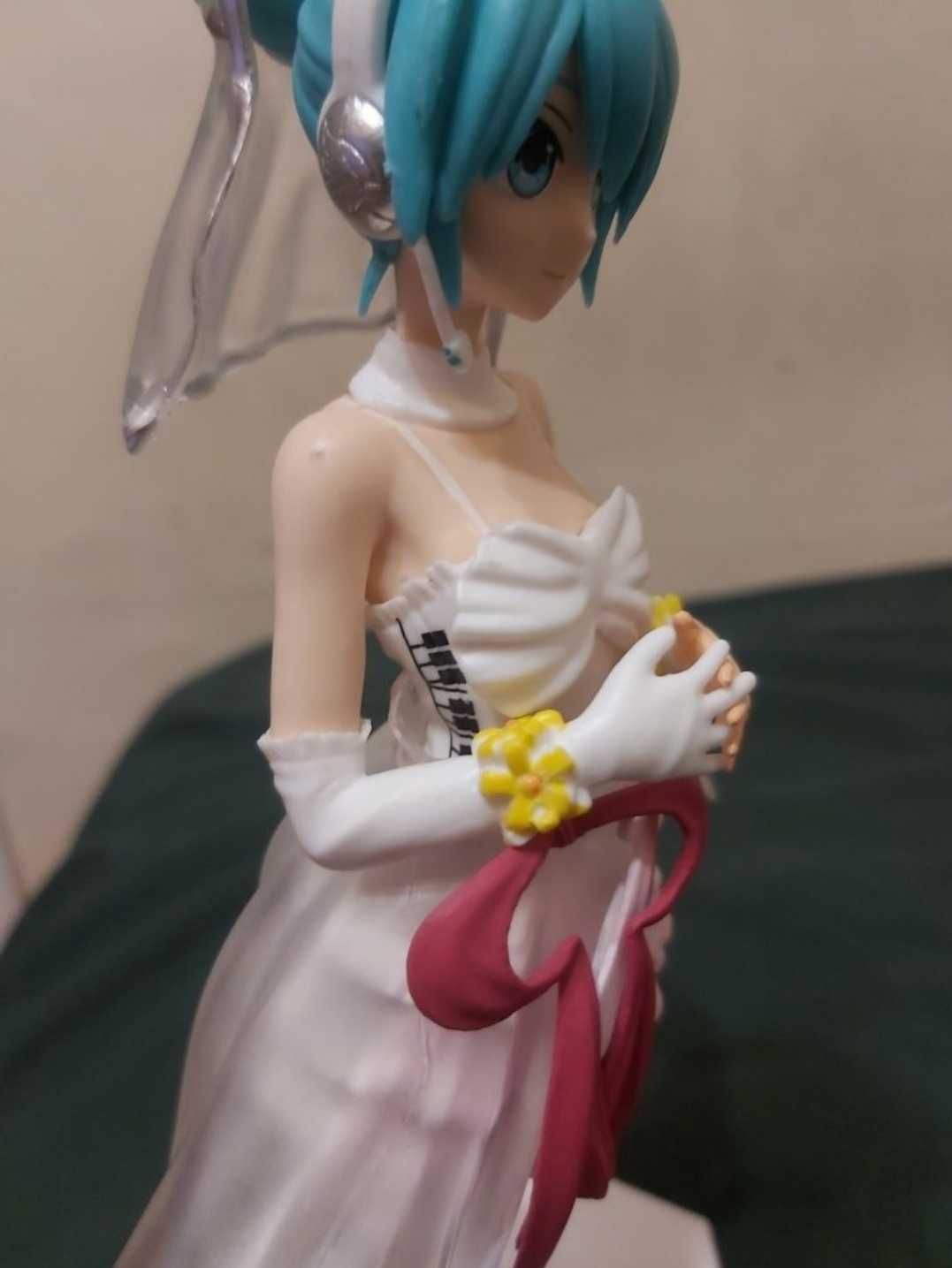 Figurka anime Hatsune Miku suknia ślubna 24cm