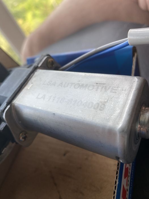 Моторедуктор склопідйомника ВАЗ