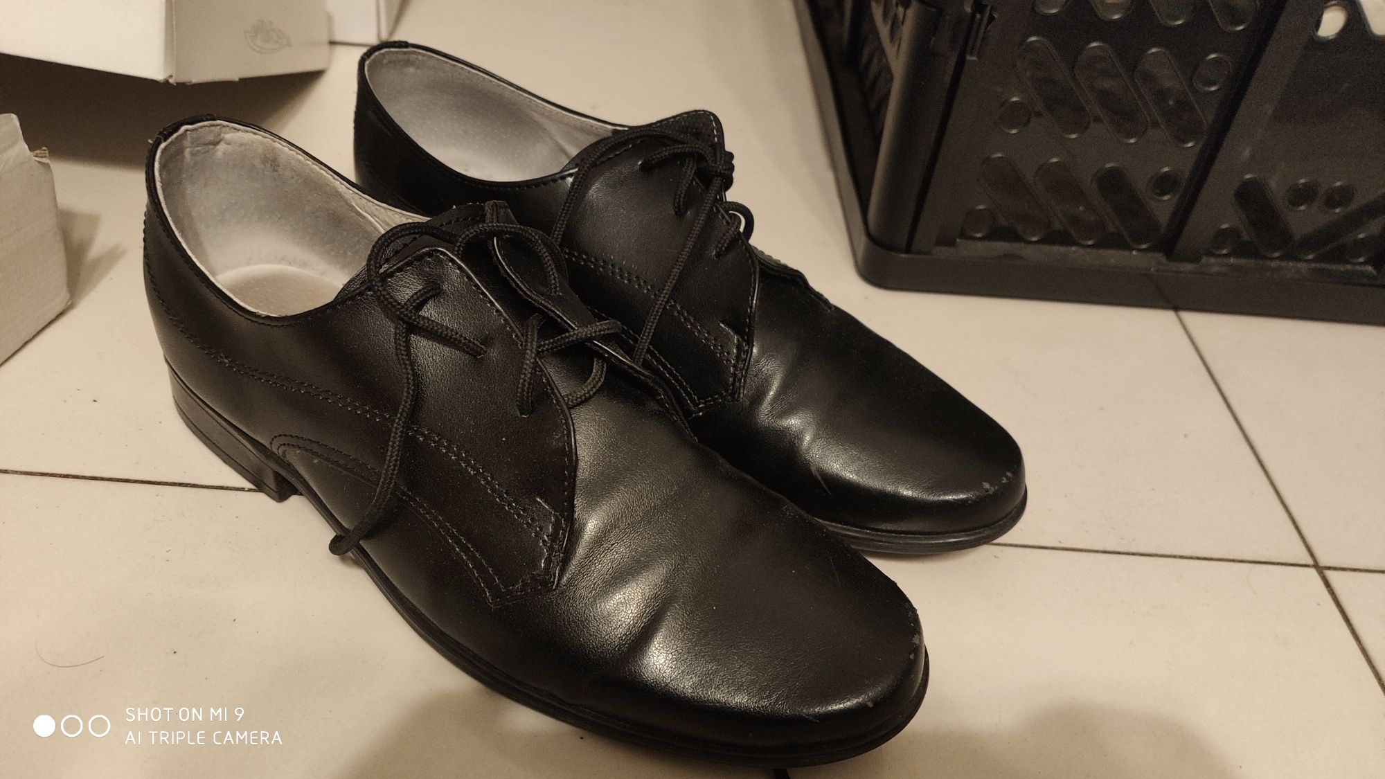 Eleganckie czarne buty r. 35