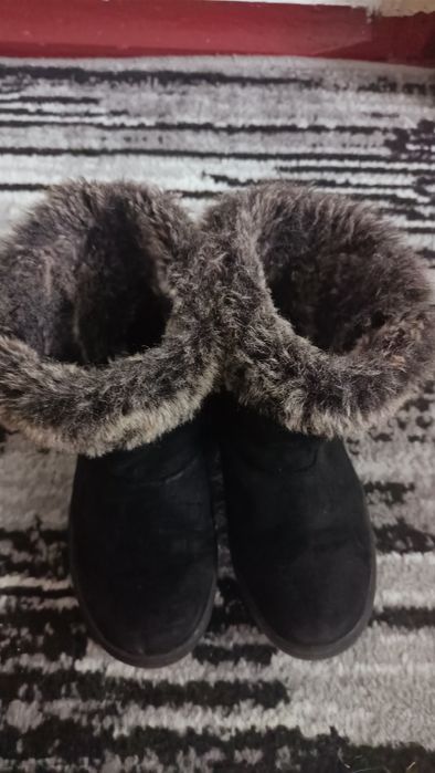 Ботінки, угі Lupily