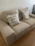 Sofa 2 lugares creme
