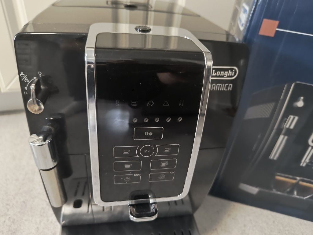 Ekspres do kawy DE'LONGHI ECAM 350.15 B

Specyfikacja:

Moc 1450 W
Ciś