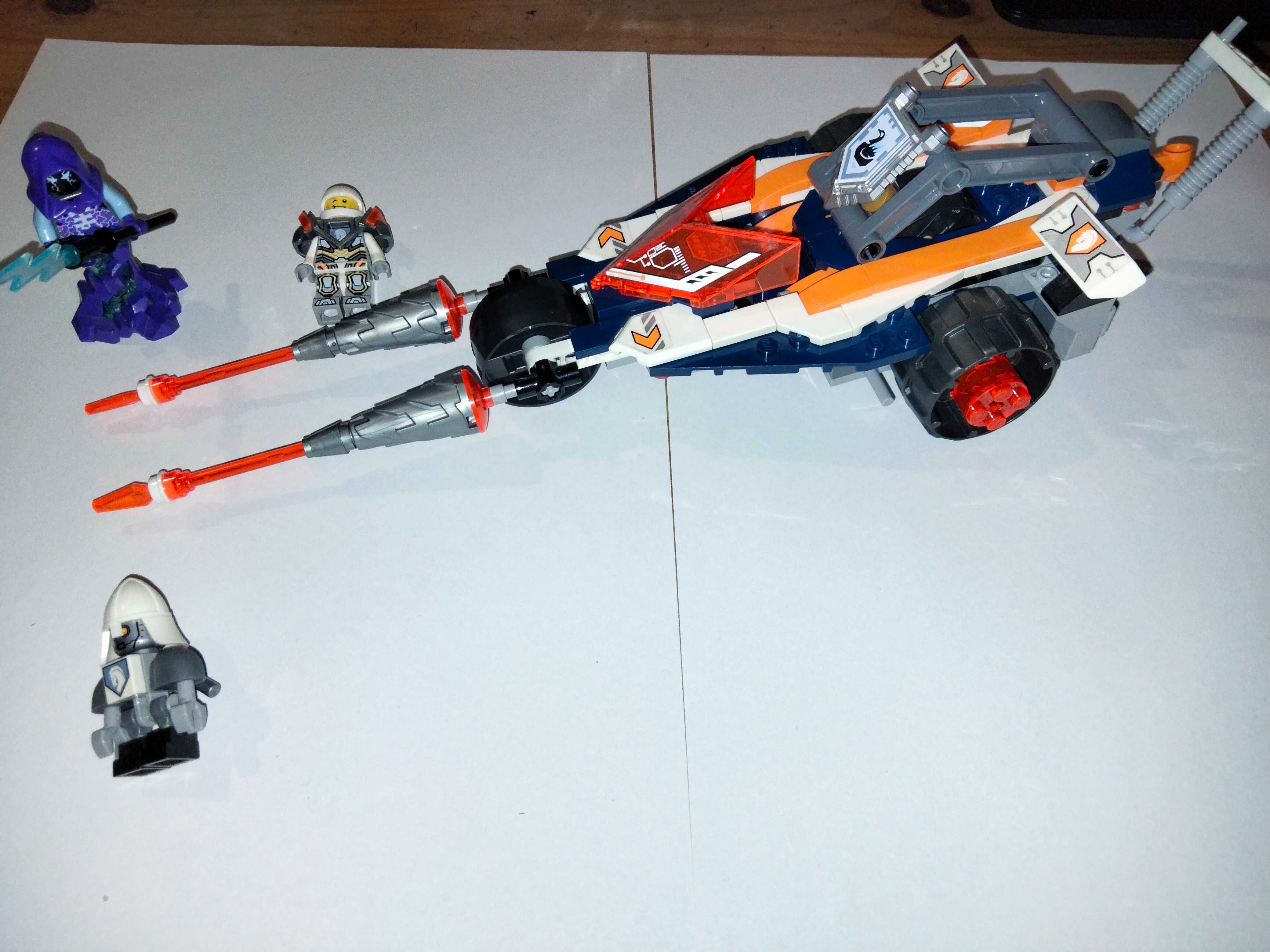 LEGO Nexo Knights 70348 Bojowy pojazd Lance'a – gotowy do walki!