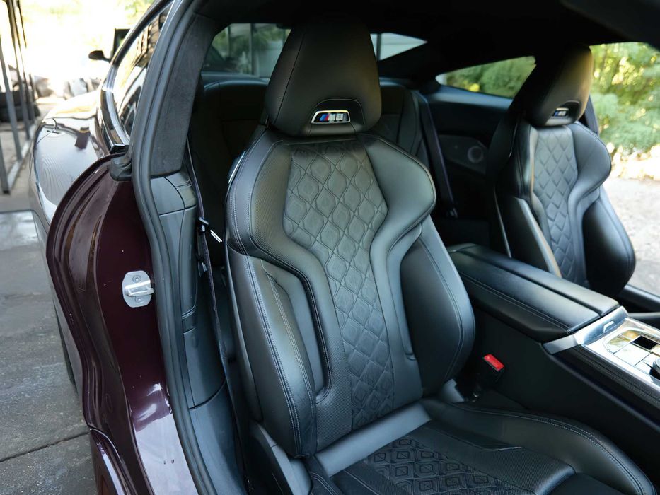 BMW M8 Competition      2022